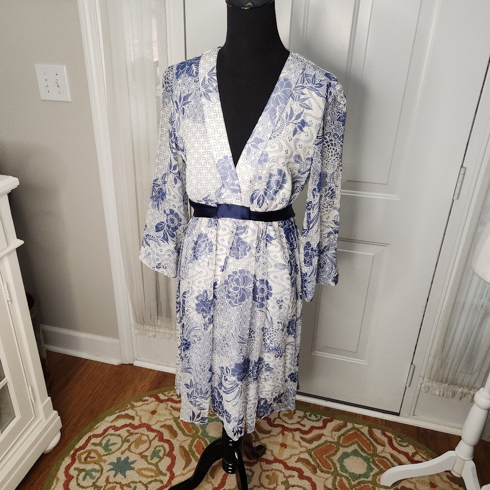 ABS Collection Allen Schartz Blue and White Kimona Style Floral Dress Size 8